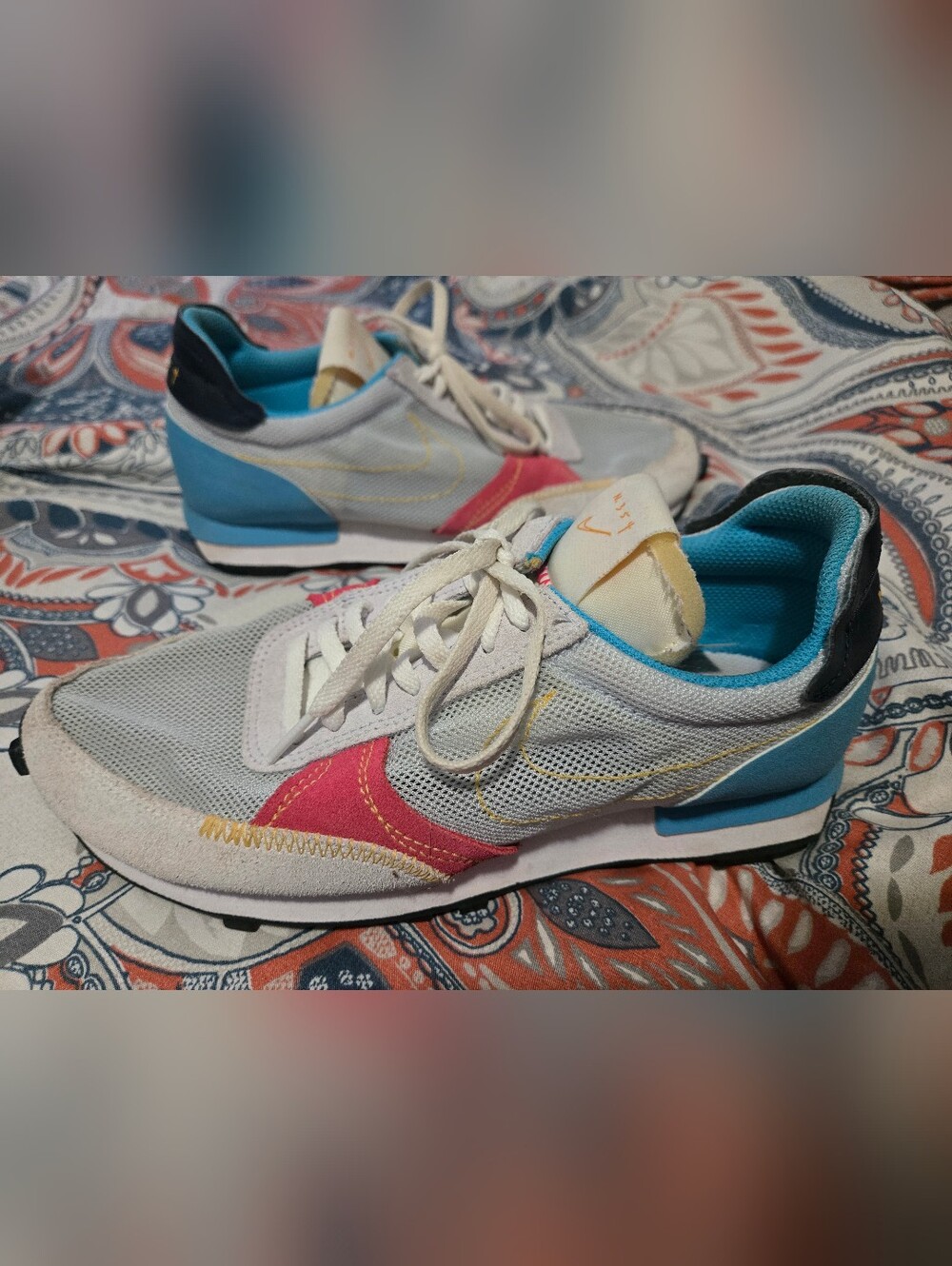 Size 7 Nike Womens Daybreak Shoes.